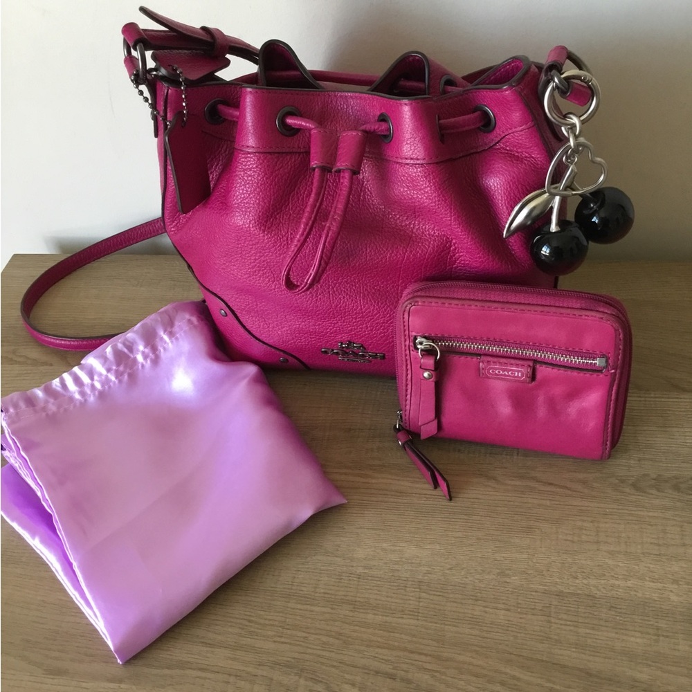 Coach Hot Pink Pebbled Leather Drawstring Shoulder Bucket Bag w/Matching Wallet